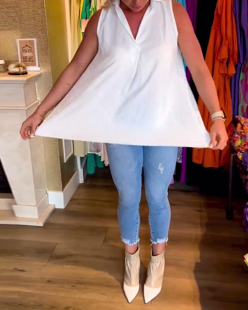 Nina® | Sleeveless top with ruffles and a collar