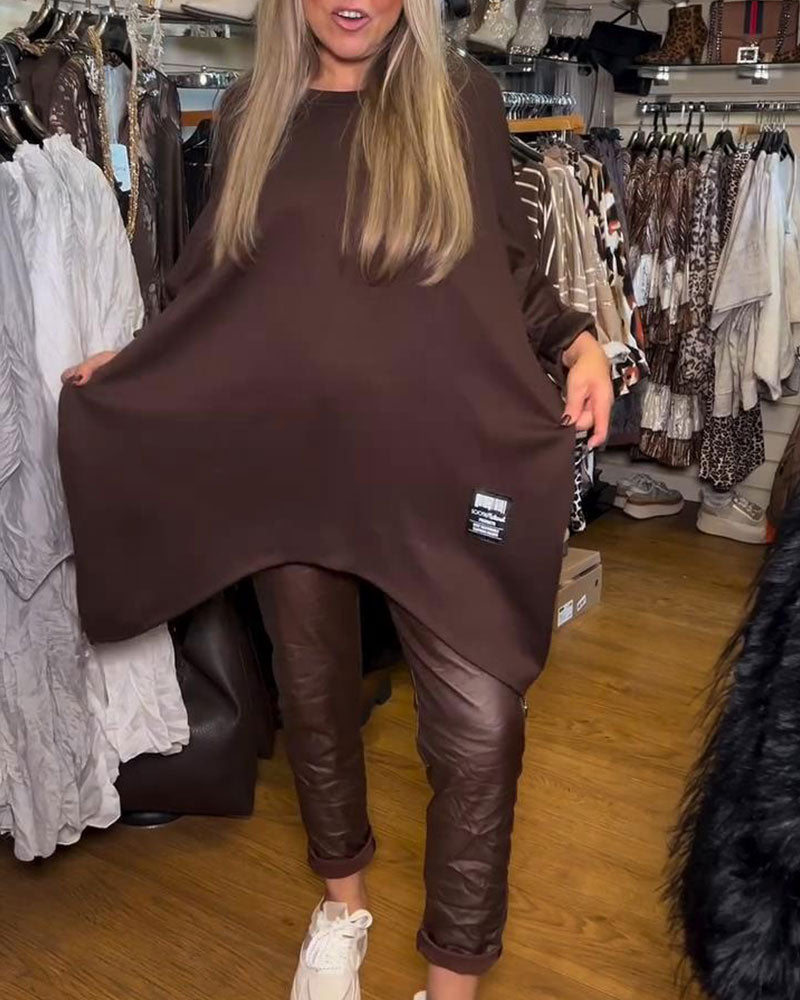 Sweatshirt with Round and Wide Collar Features