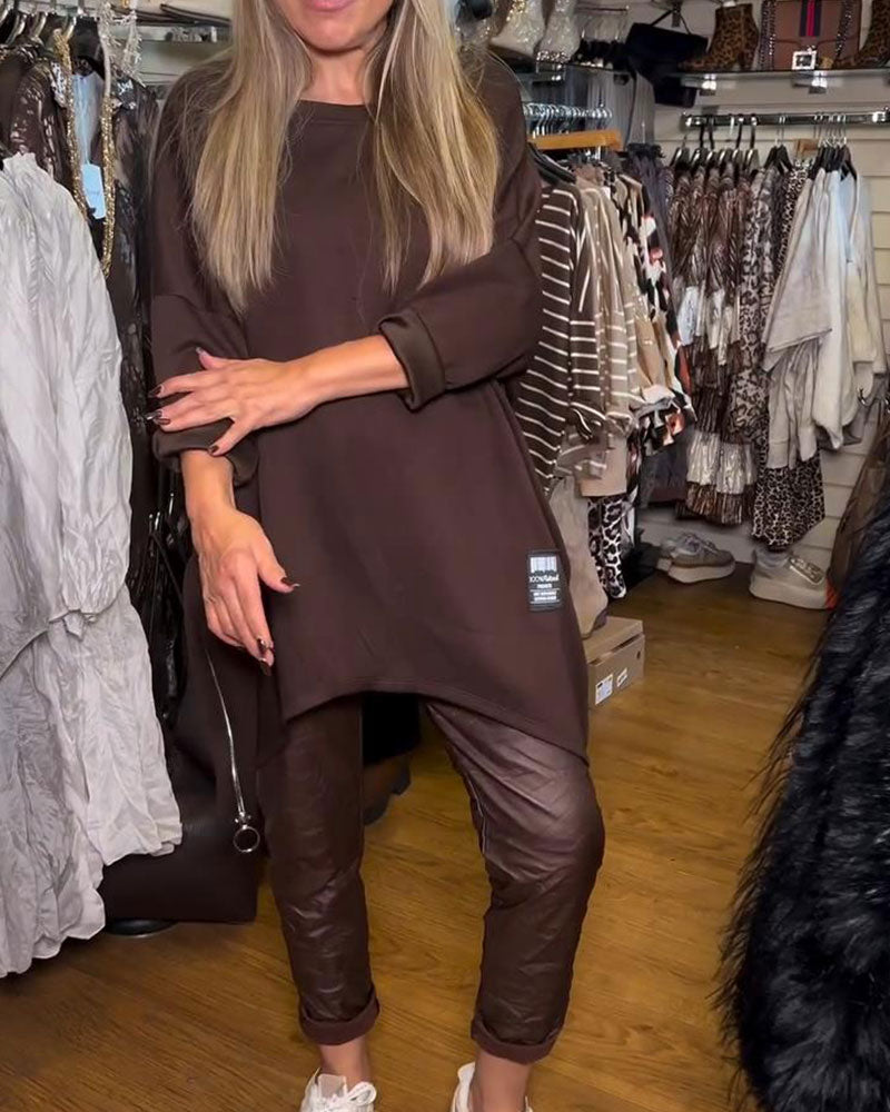 Sweatshirt with Round and Wide Collar Features