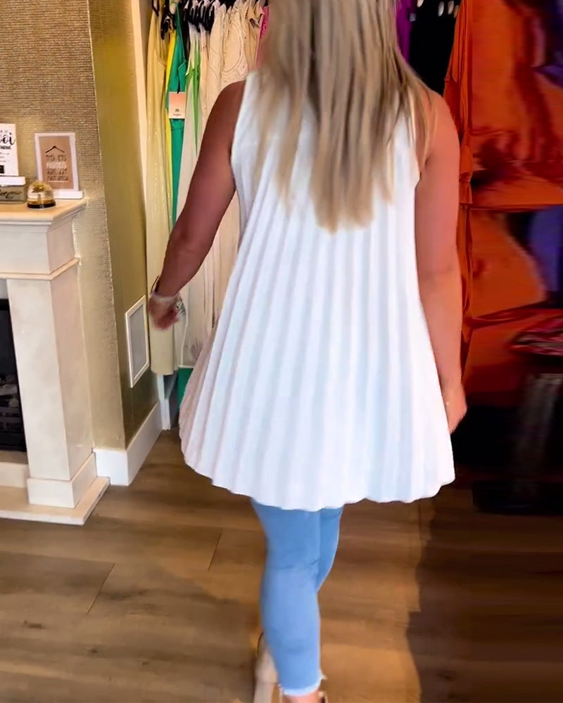 Nina® | Sleeveless top with ruffles and a collar