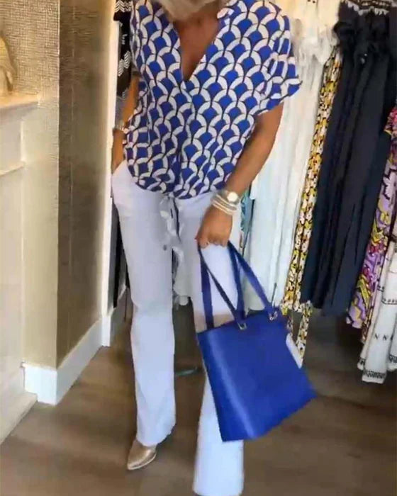 Audrey - Casual Top with Print and V-Neck